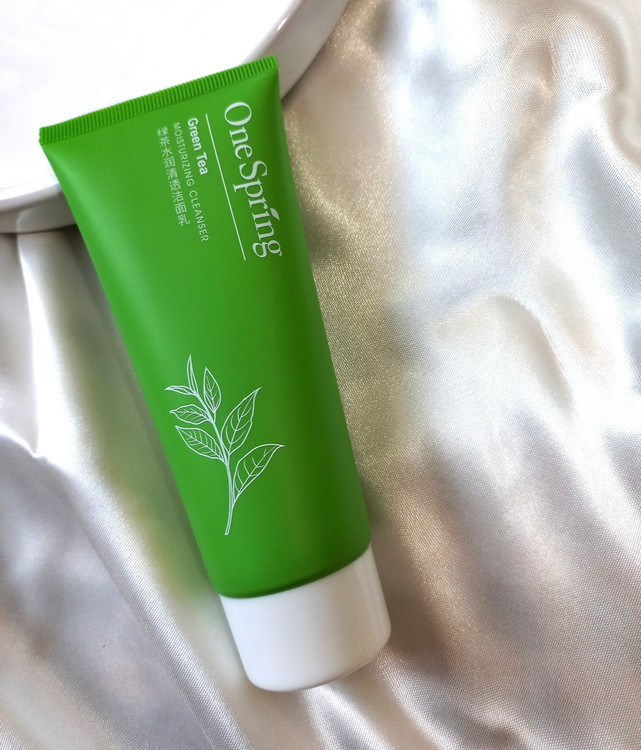 فوم شستشو ضدجوش چای سبز