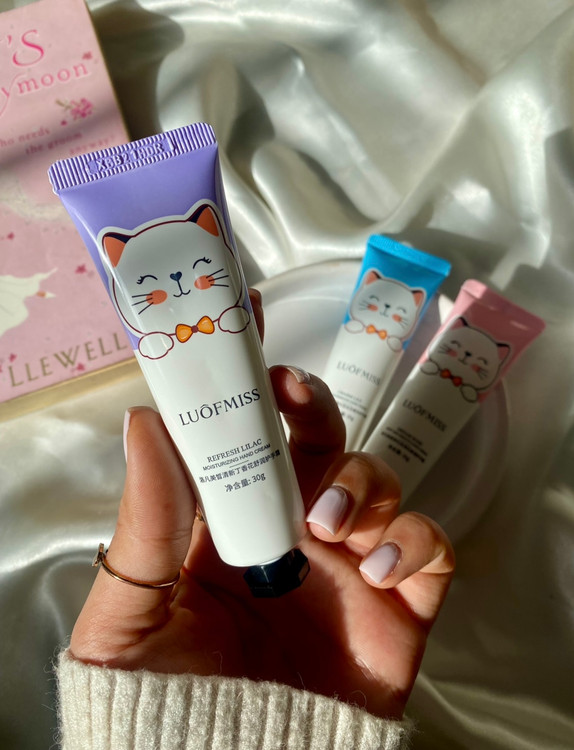 کرم دست مرطوب کننده