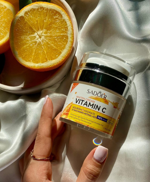کرم روشن کننده ویتامین سی