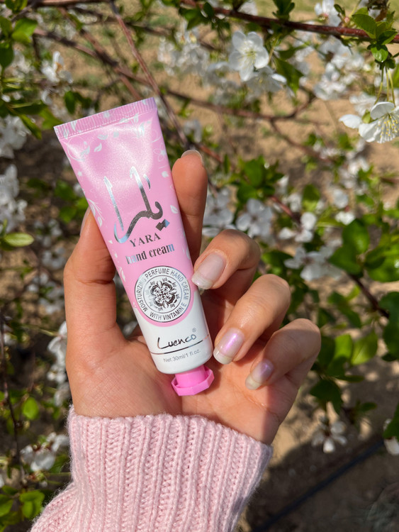 کرم مرطوب کننده یارا