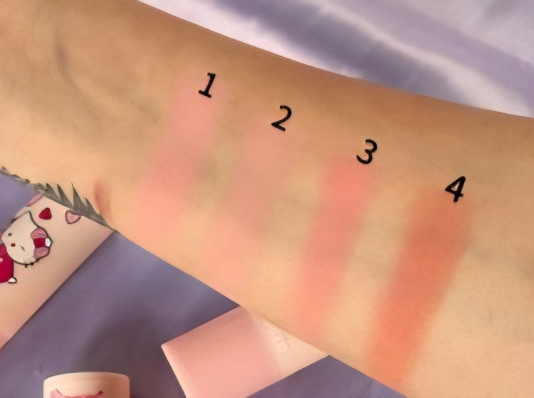 رژگونه استامپی هلوکیتی