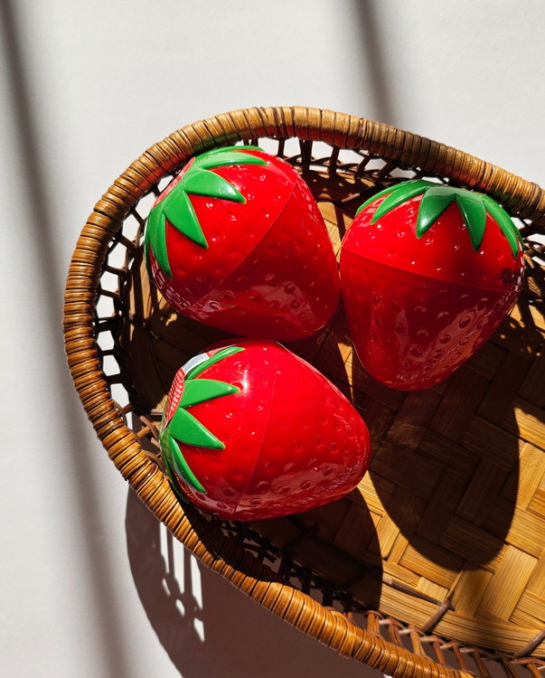 کرم مرطوب کننده توت فرنگی