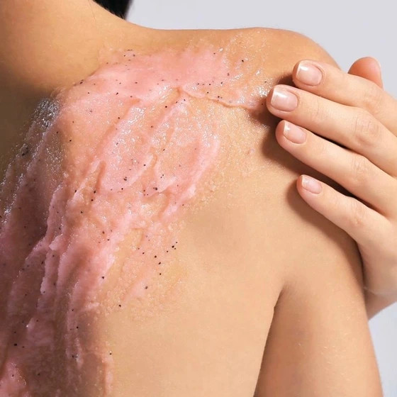 اسکراب روشن کننده صورت هلو یانگمی yangmei🍑